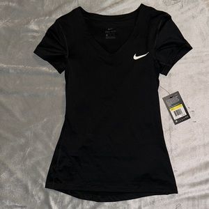 NWT Nike Dry Fit T-Shirt